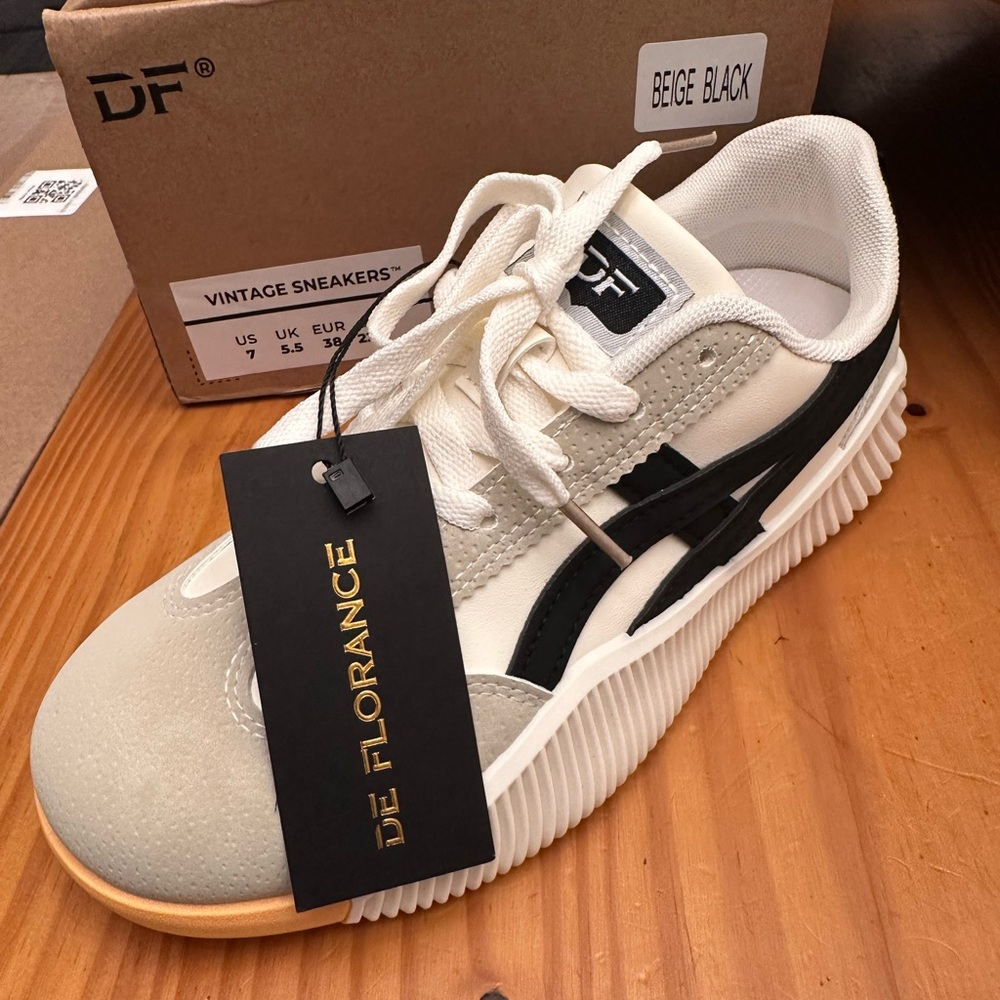 Women's Beige and Black Vintage Sneakers